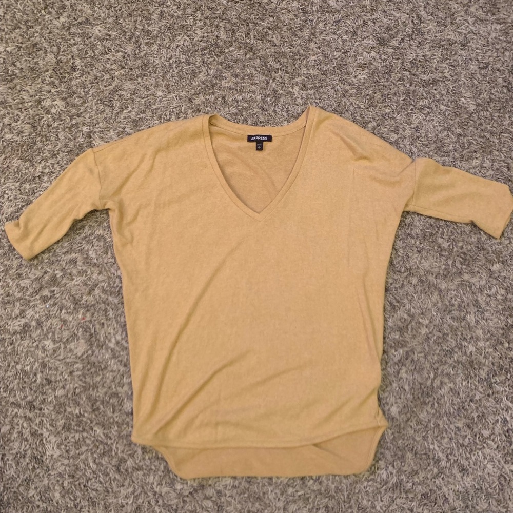 Light sweater like top